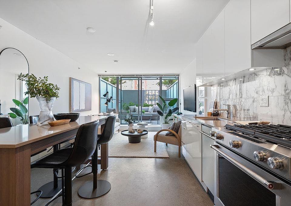 1st image of 231 E Pender St #209