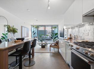 231 E Pender St #209, Vancouver, BC V6A0G3