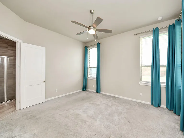 24754 Levante Dr — Photo 40
