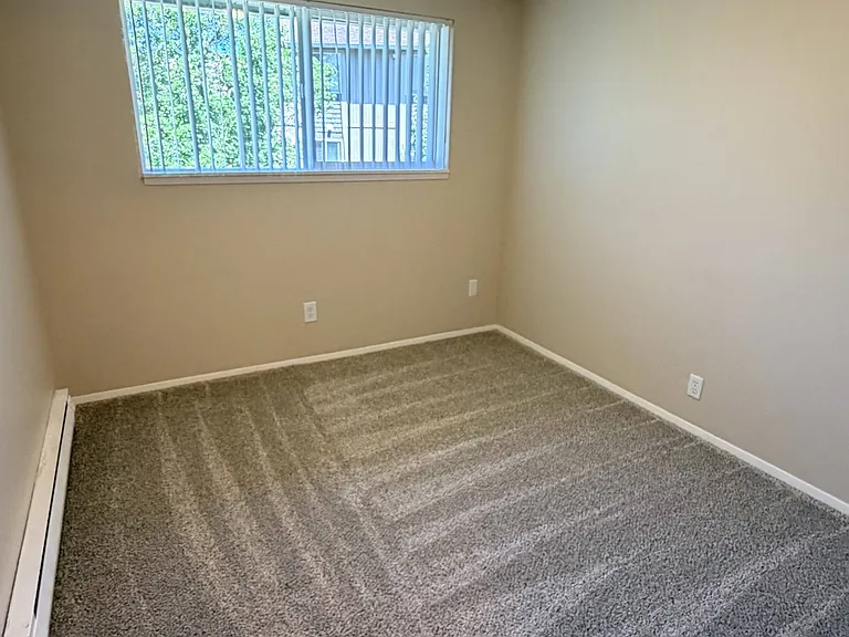 Stafford Court Apartments — Photo 14