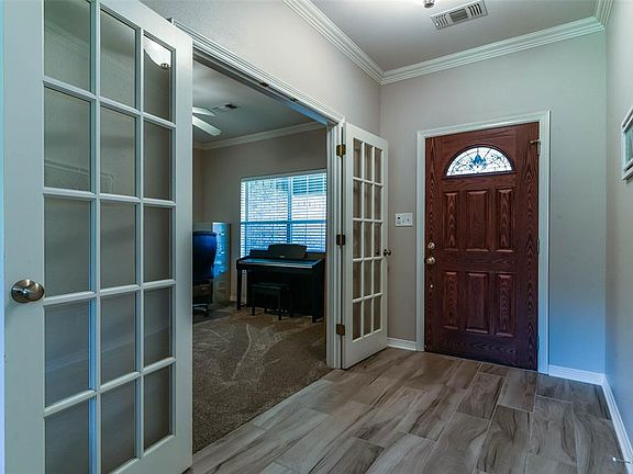 4th image of 2602 Village Dr