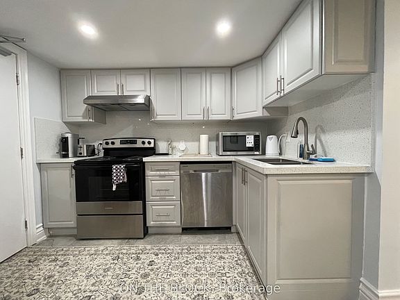 5th image of 78 Tedford Dr