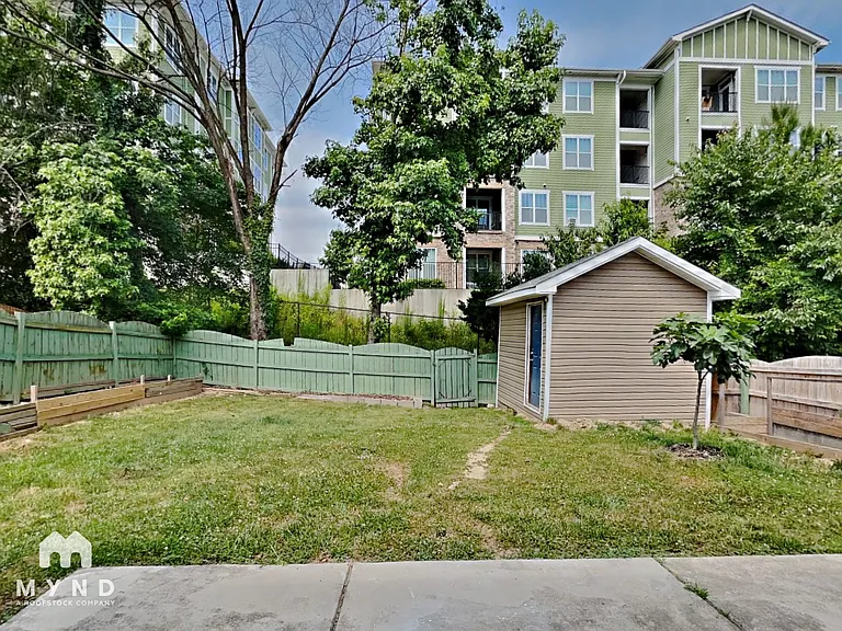 7021 Jeffreys Creek Ln — Photo 22