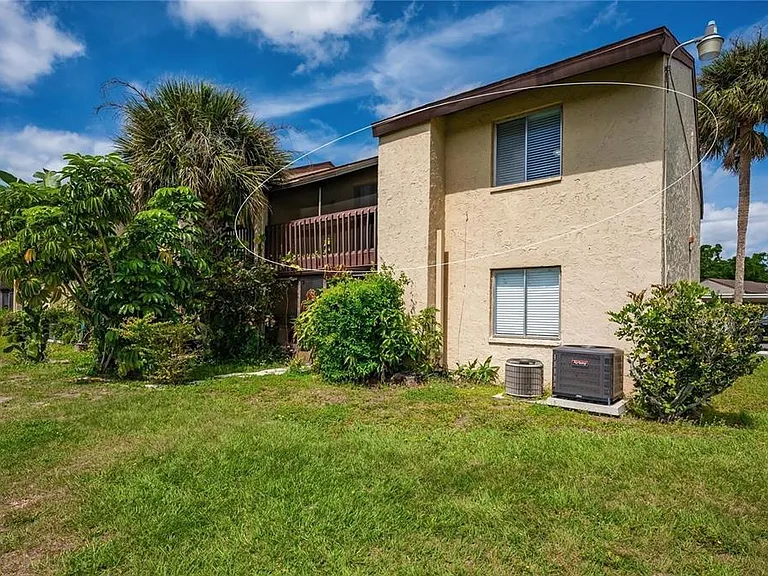 2608 Hidden Lake Dr N #C — Photo 21