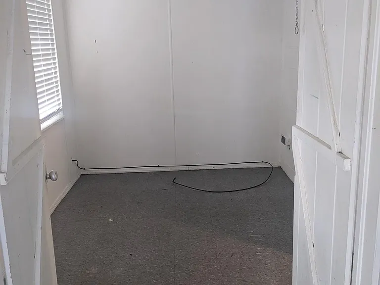 729 Virginia Ave — Photo 6
