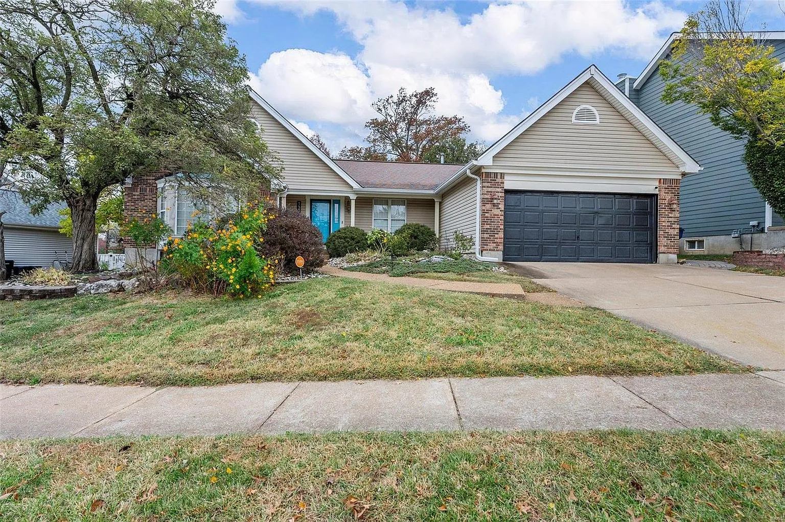 1109 Majestic Dr photo 1