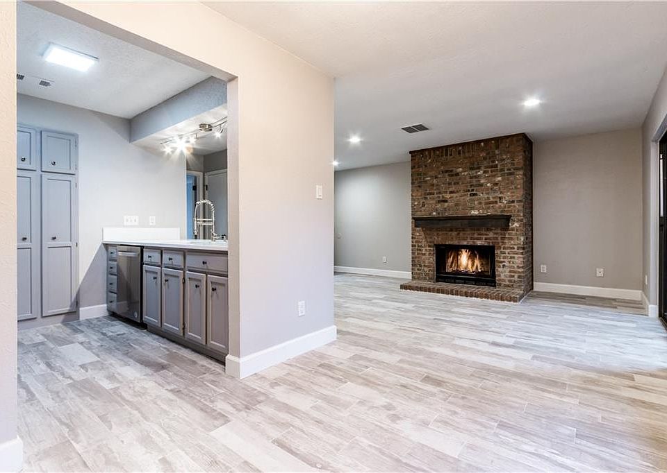 1st image of 3839 Dry Creek Dr Unit 127