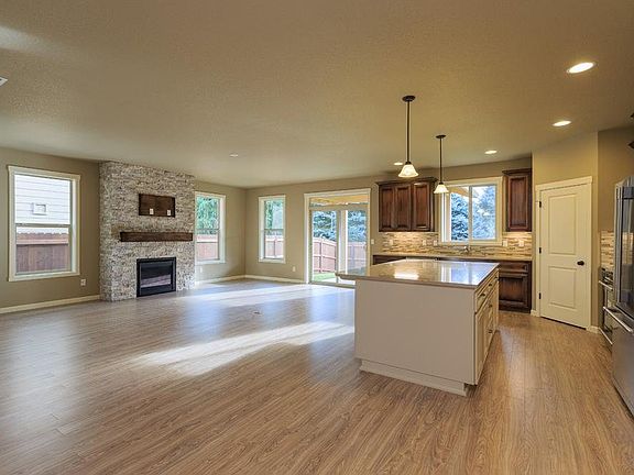 4th image of 6813 NE 134th St