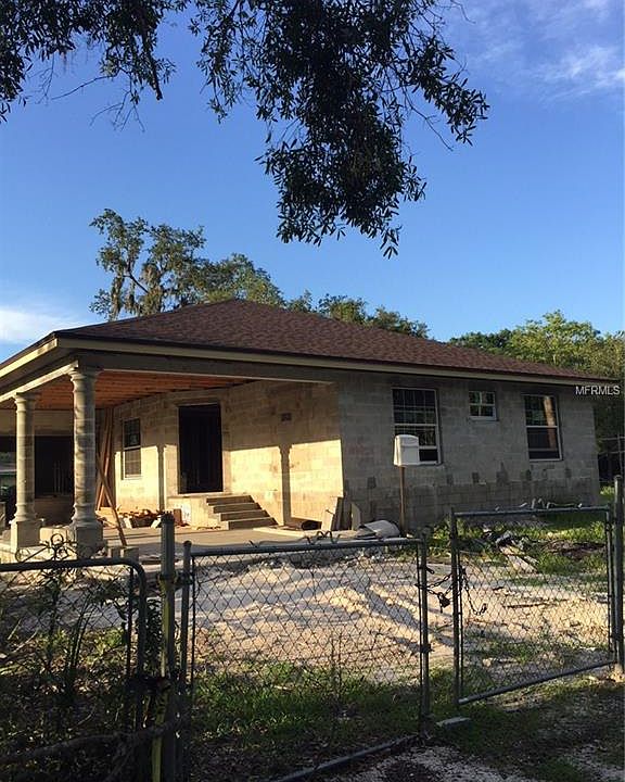1st image of 605 W Carver St