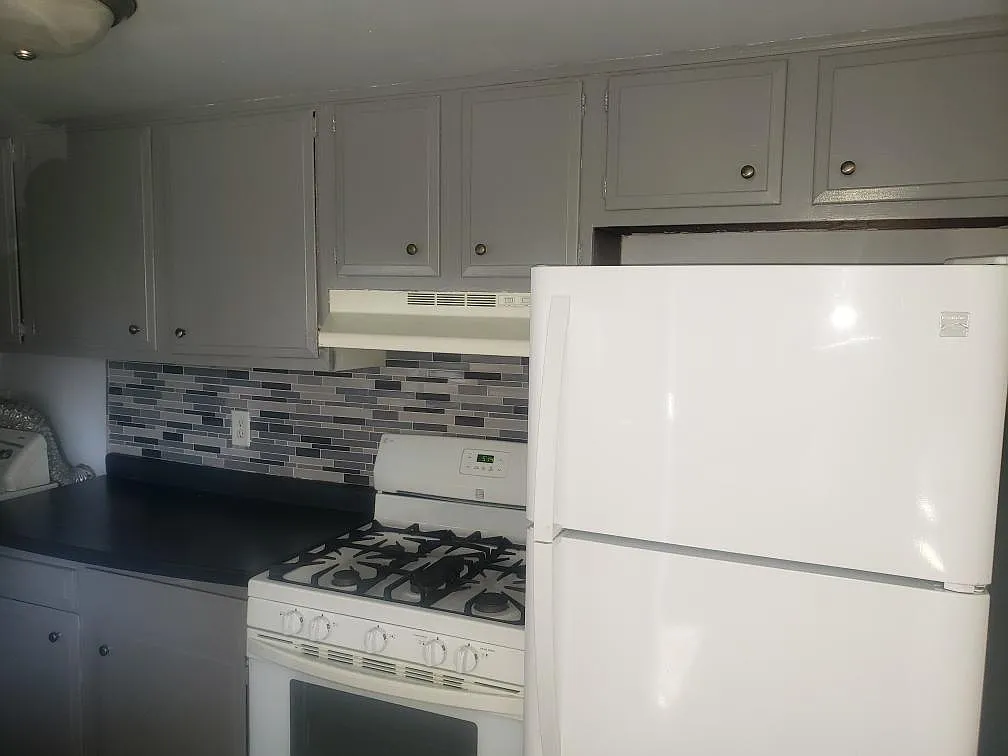 816 West 59th Place — Photo 2