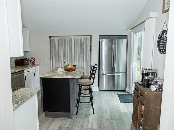 4th image of 31 Decatur St