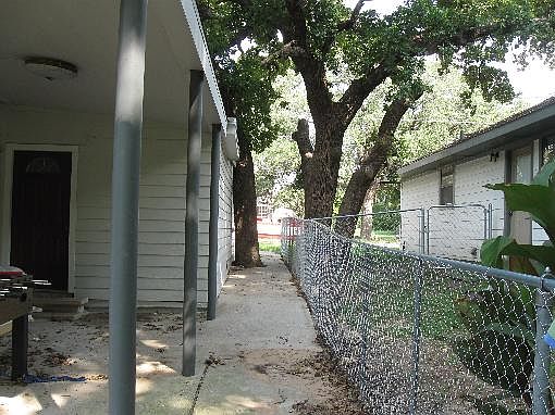 3rd image of 1320 W McNeill St