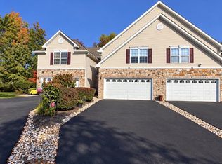 71 Heath Ct, Pennington, NJ 08534