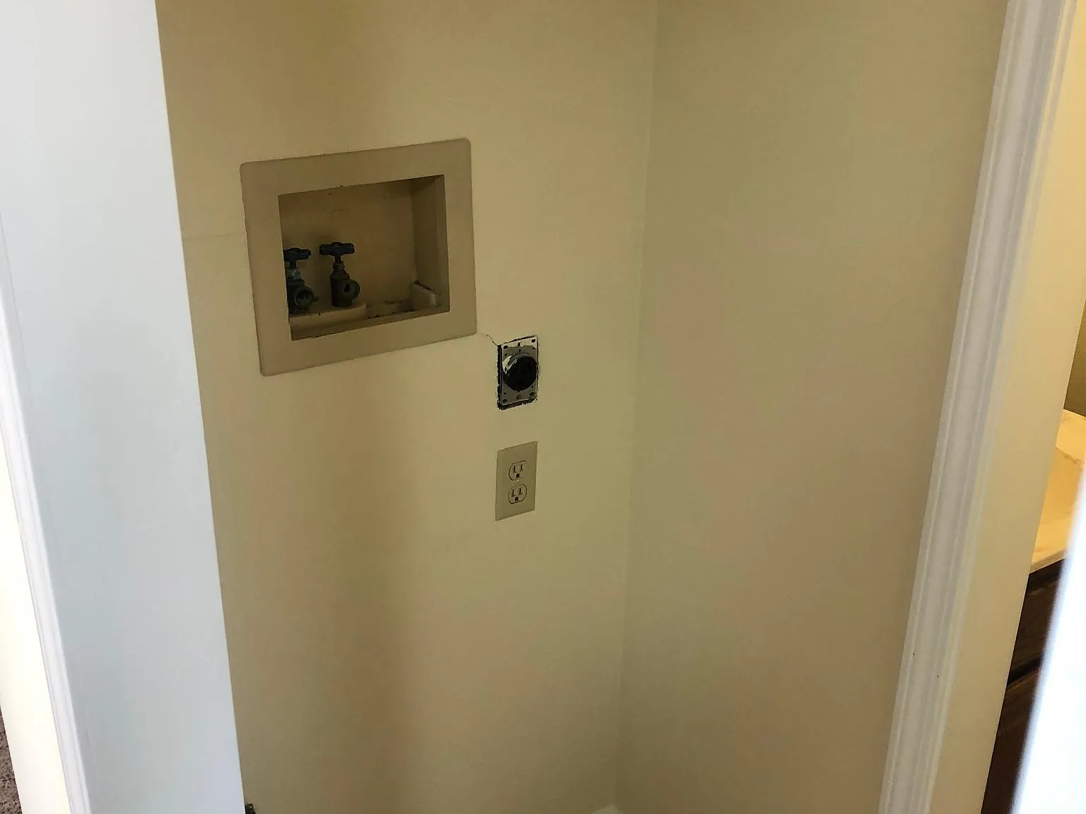 2 bed, 1.5 bath, 995 sqft, $1,150 — Photo 4