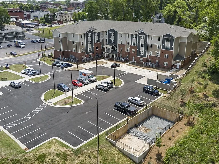 Bluebird Commons — Photo 3