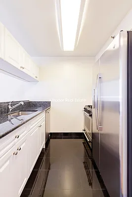 Rented by Mirador Real Estate | media 23