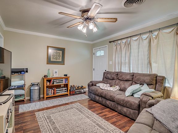 3rd image of 223 Sterlington Dr