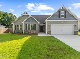 96 Sweetwater Dr, Jacksonville, NC 28540