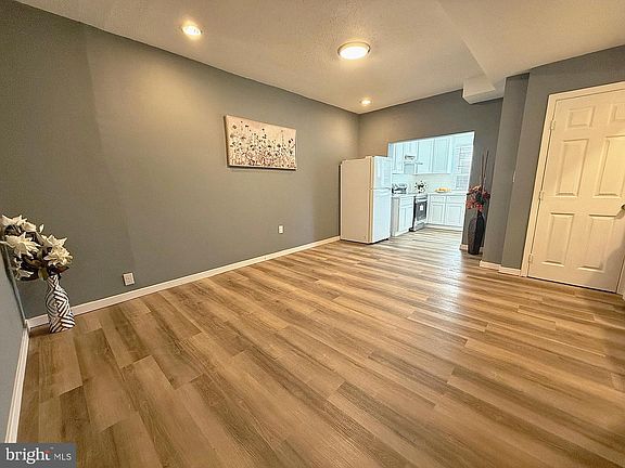 3rd image of 1249 Owen Pl NE