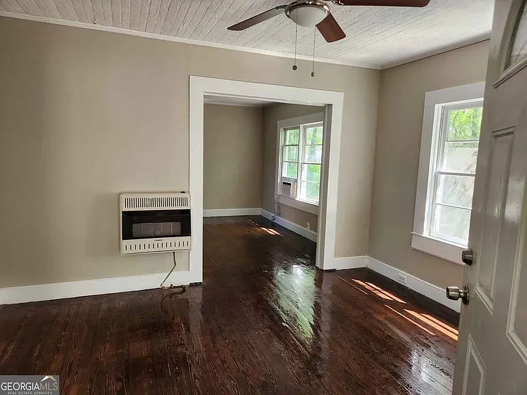 631 Davis Ave — Photo 7