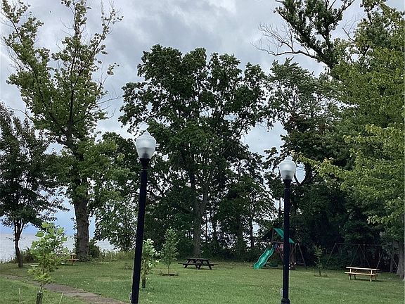 2nd image of 317 Groveland Club Dr