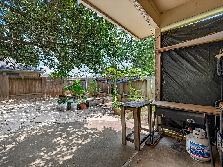 8910 Aberdeen Park Dr — Photo 36