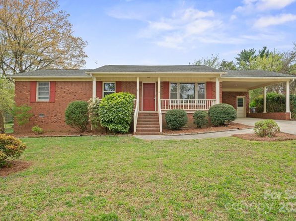 303 Windy Rush Rd, Kannapolis, NC 28081