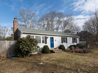 7 Ships Lantern Dr, Mashpee, MA 02649