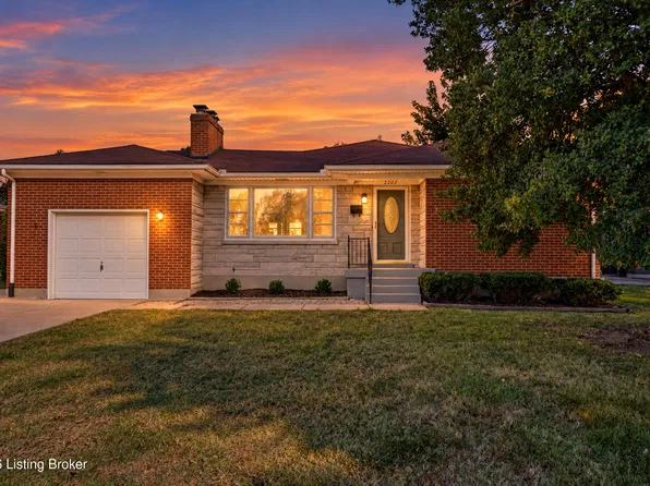 2207 Liverpool Ln, Louisville, KY 40218