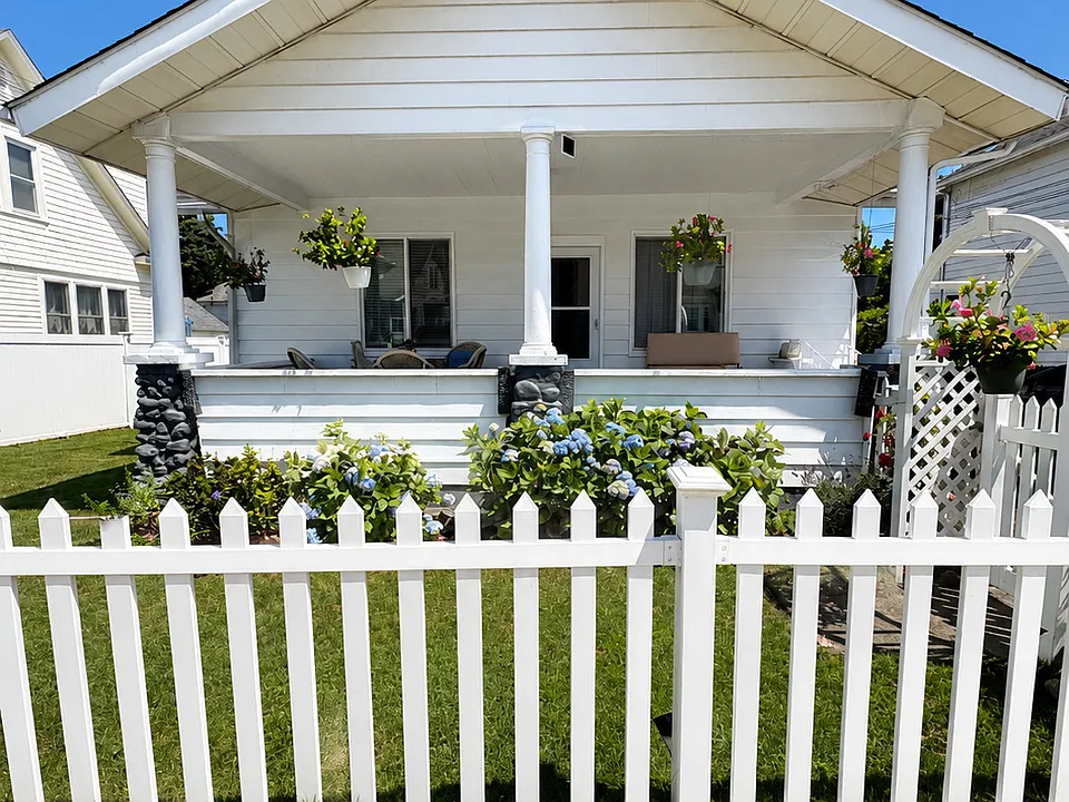 30 Plymouth Ave #2