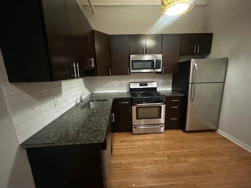 3010-3044 & 3118 Richmond St #1B