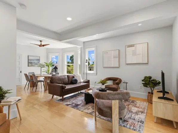 40 School St APT 3, Somerville, MA 02143