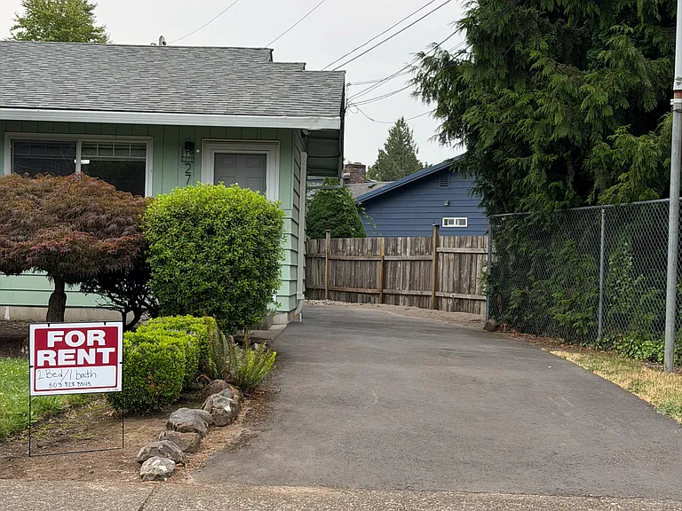 2740 22nd Ave — Photo 9