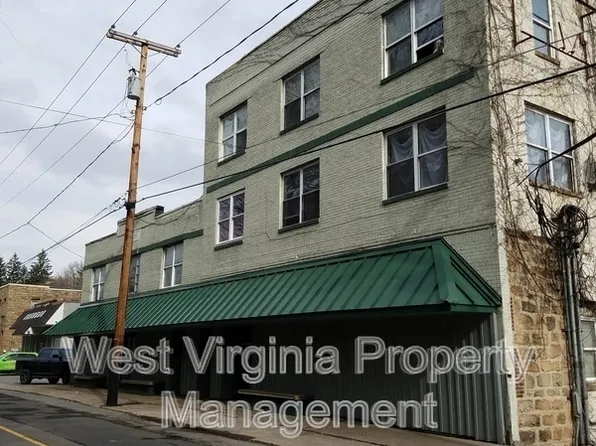 422 City Ave APT 1, Beckley, WV 25801