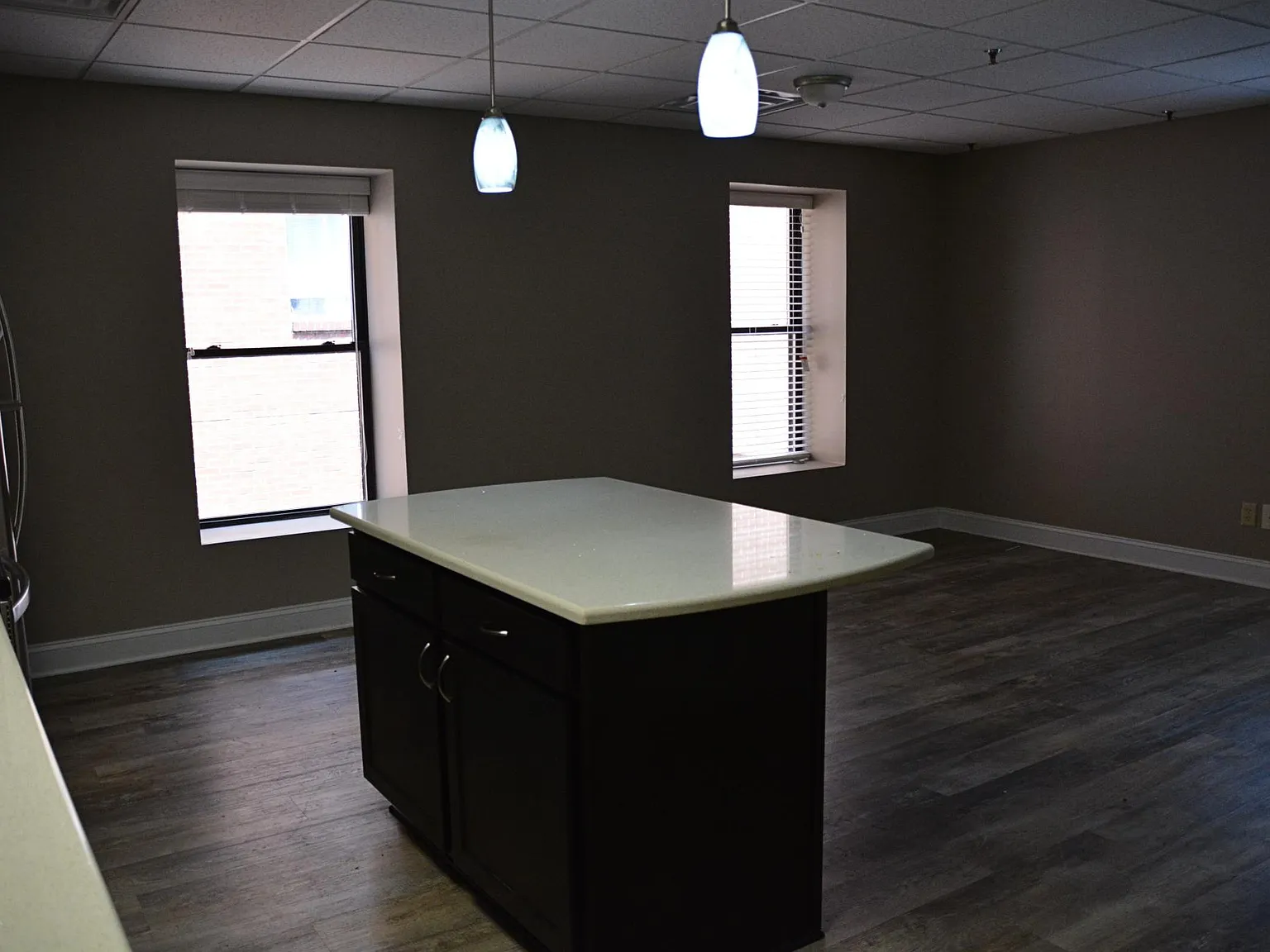 2 bed, 100 sqft, $1,300 — Photo 3