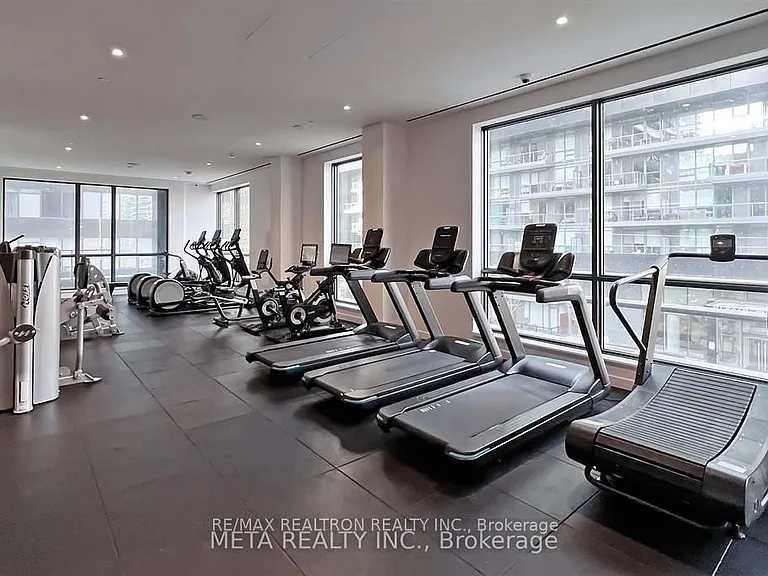 39 Roehampton Ave #4301 — Photo 25
