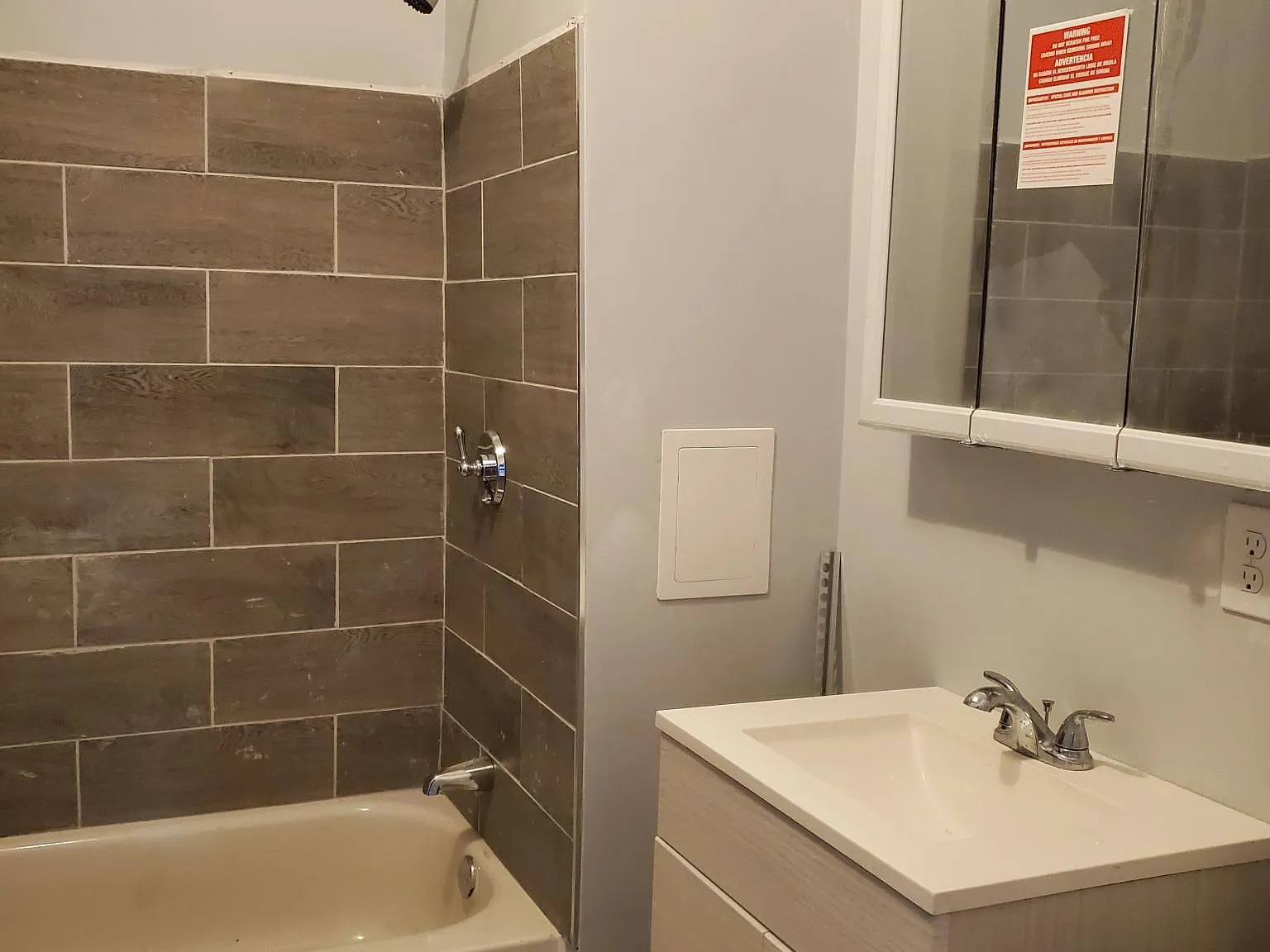 3 bed, 1437 sqft, $2,500 — Photo 1
