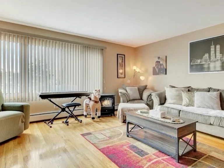 25 Linden St — Photo 3