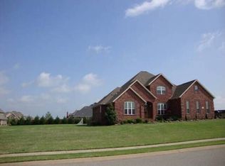 5484 E Maywood Rd, Fayetteville, AR 72703