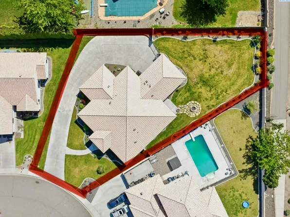9021 W Rio Grande Ave, Kennewick, WA 99336