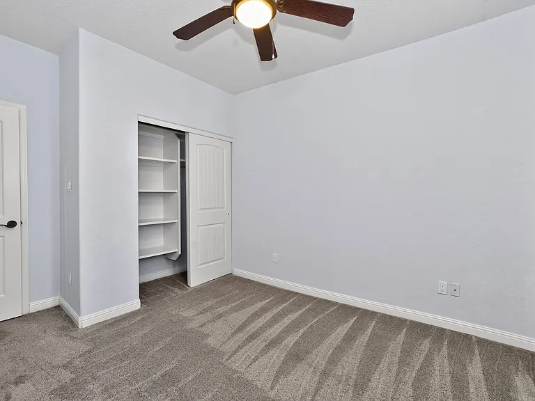 2792 S Aurora Ave — Photo 14
