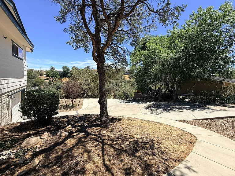 2245 Sandia Dr — Photo 25