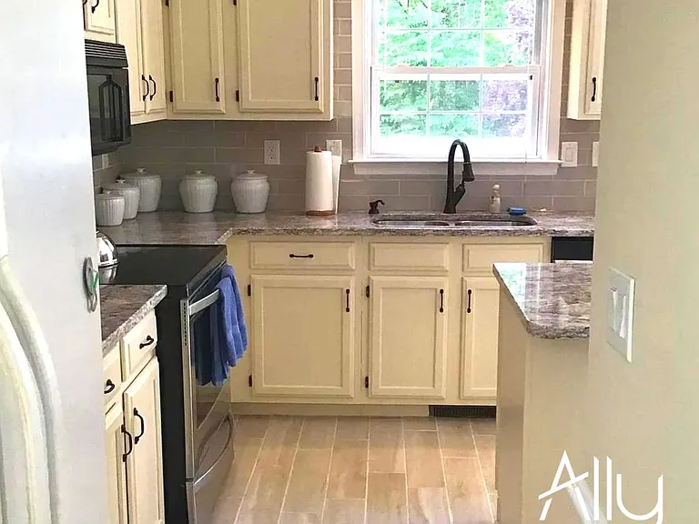 1236 Raintree Dr — Photo 8