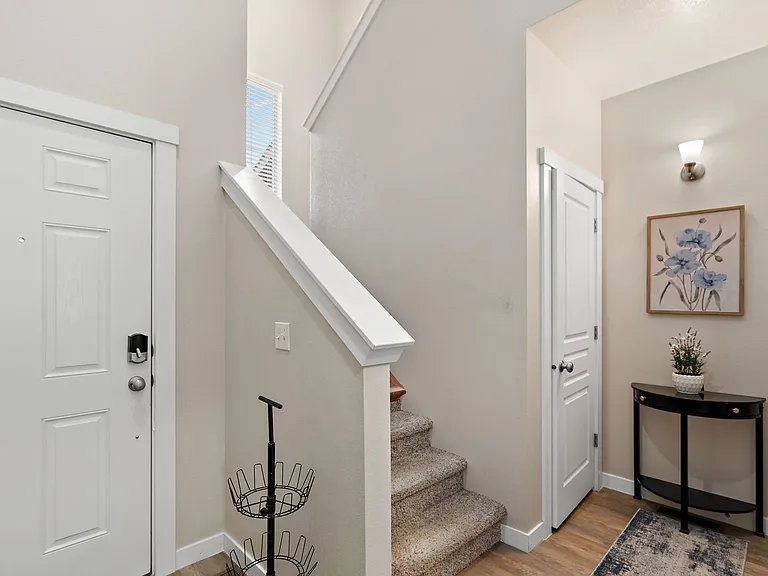 663 W Archerfield St — Photo 15