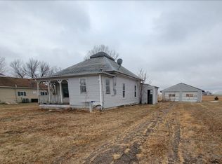 202 S 3rd St, Hampton, NE 68843