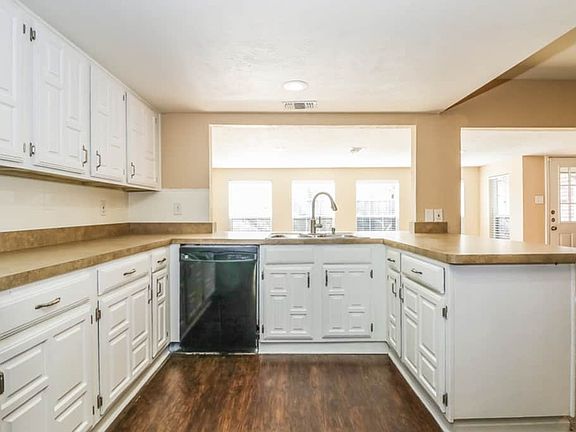 5th image of 5004 Stanley Dr
