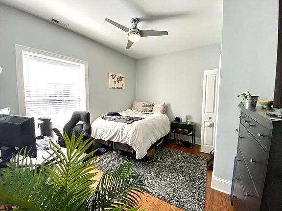 4th image of 717 W Belmont Ave #2R