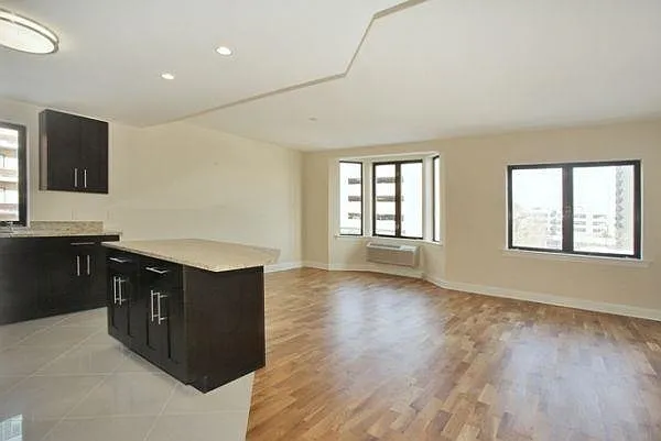 29 1st St #807 — Photo 5