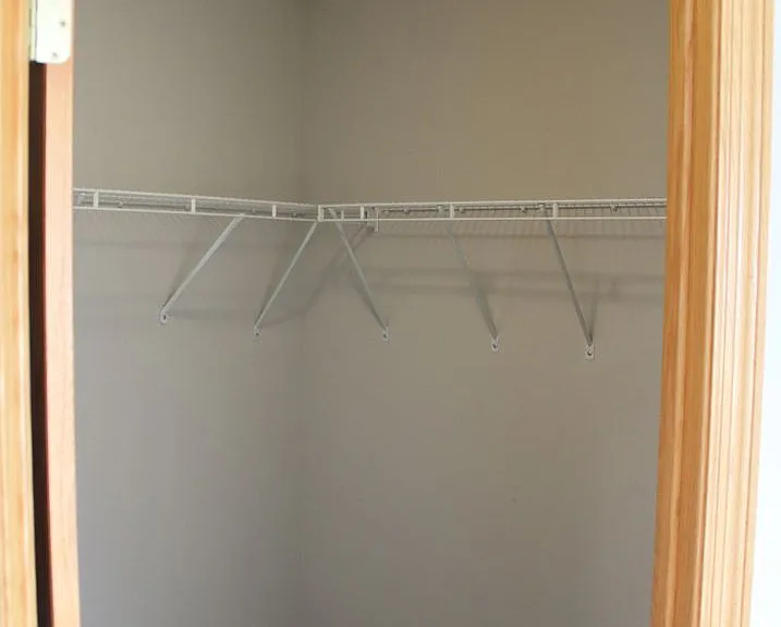 403 Meadow Ln — Photo 7