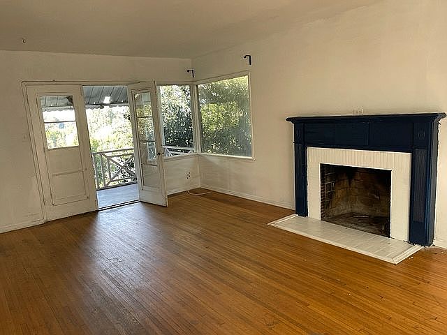 1st image of 3463 N Knoll Dr